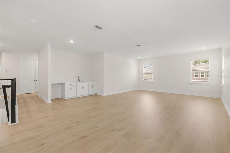 Spacious, unfurnished interior of a new home in Palms at Windermere, Windermere (Image 53). Spacious, unfurnished interior of a new home in Palms at Windermere, Windermere (Image 53).