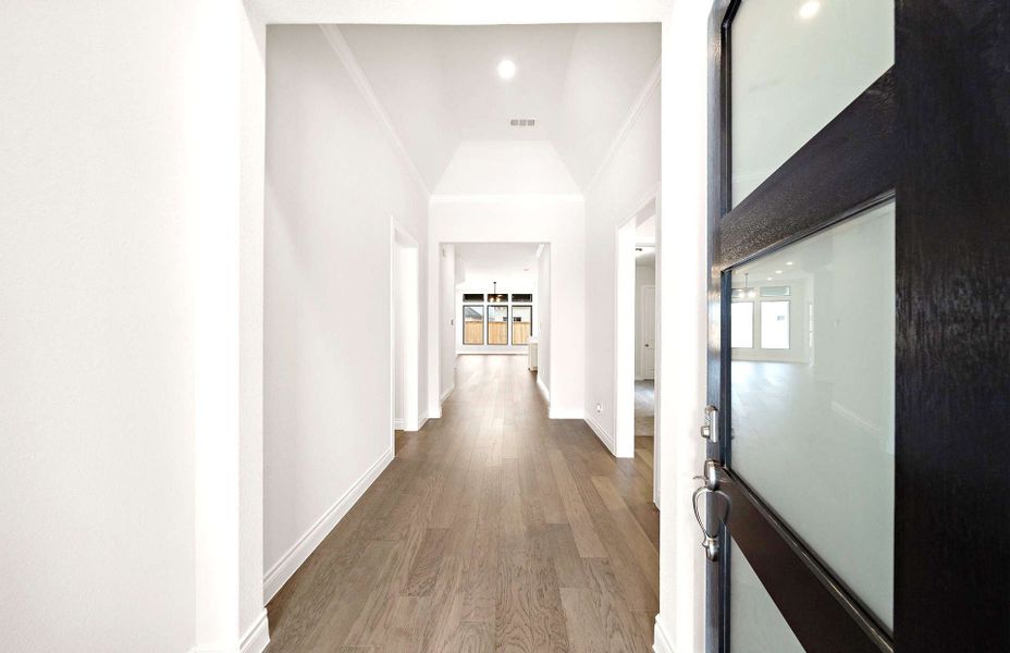 Spacious, unfurnished interior of a new home in Bridgeland 50′, Cypress (Image 15).