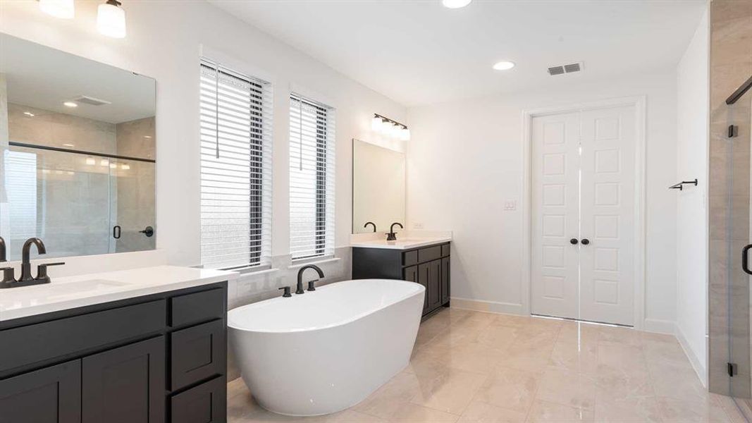 Furnished interior view inside a new home in Sweetgrass, Haslet (Image 10).