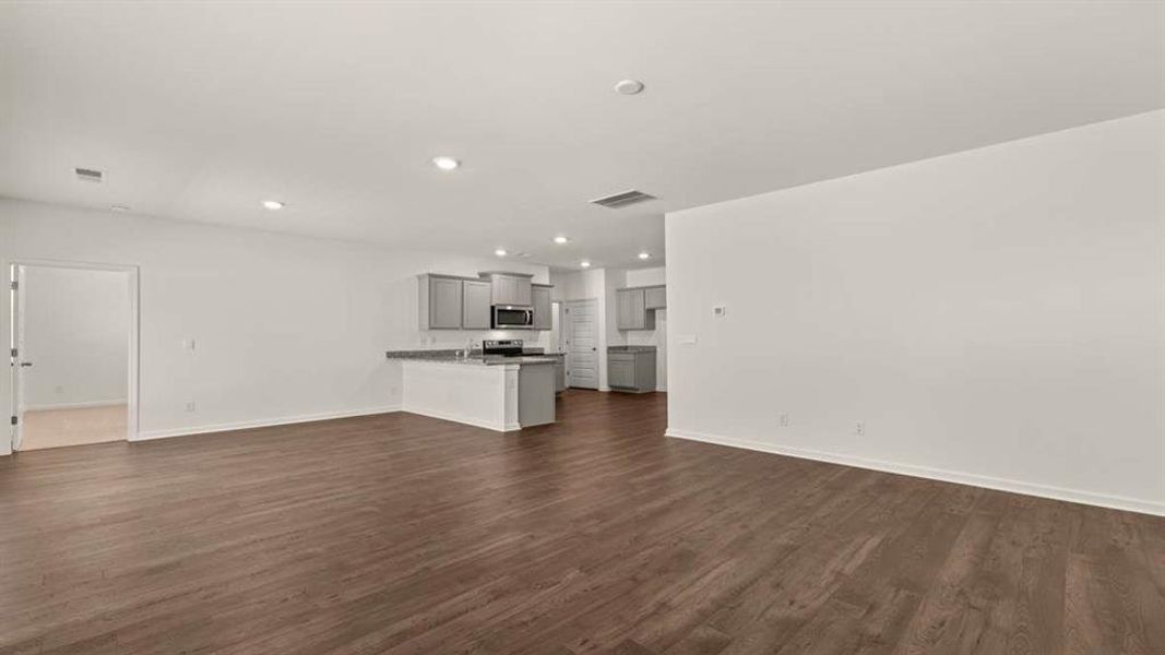 Spacious, unfurnished interior of a new home in Champion's Run, Lithonia (Image 25).