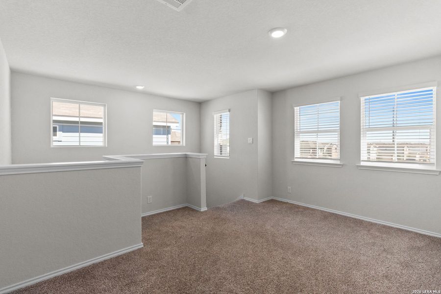 Spacious, unfurnished interior of a new home in Redbird Ranch, San Antonio (Image 23).