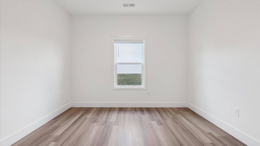 Spacious, unfurnished interior of a new home in Millstone Village, Morristown (Image 16).