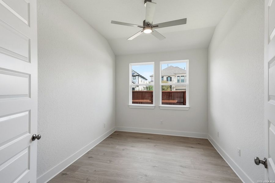 Spacious, unfurnished interior of a new home in Stillwater Ranch, San Antonio (Image 35).