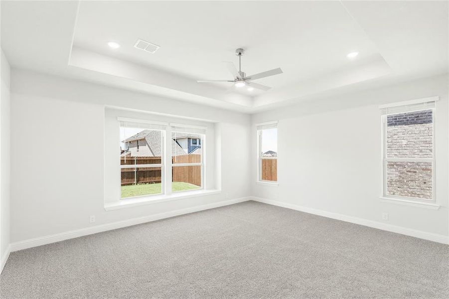 Spacious, unfurnished interior of a new home in Chaparral Park, Oak Point (Image 36). Spacious, unfurnished interior of a new home in Chaparral Park, Oak Point (Image 36).