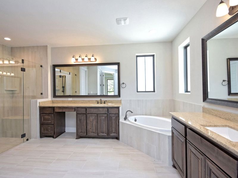 Representative furnished interior of a home built from the San Simeon I by Giddens Homes in Clearwater Ranch, Liberty Hill (Image 253).