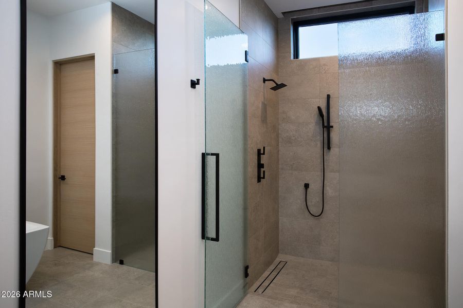 26-010(DOM)185 26-010(DOM)185