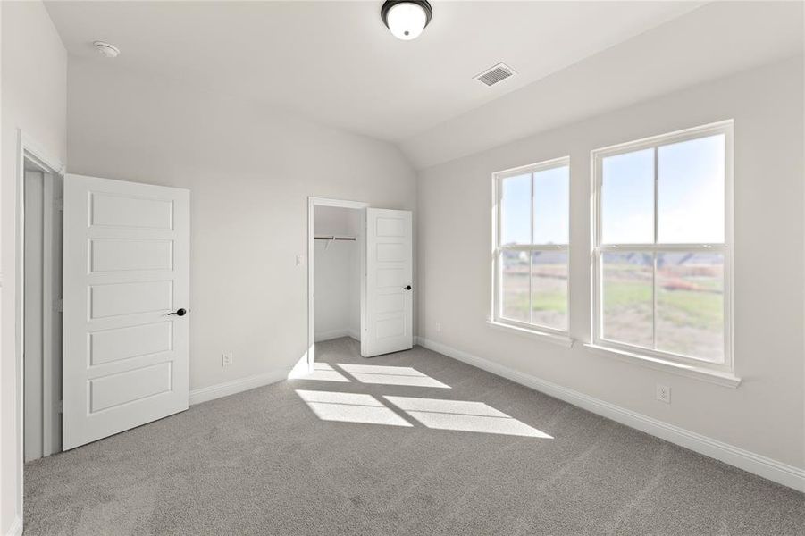 24. 3304 Andesite - Bed 4