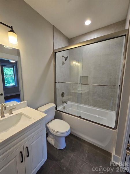 Guest Bath En Suite Guest Bath En Suite