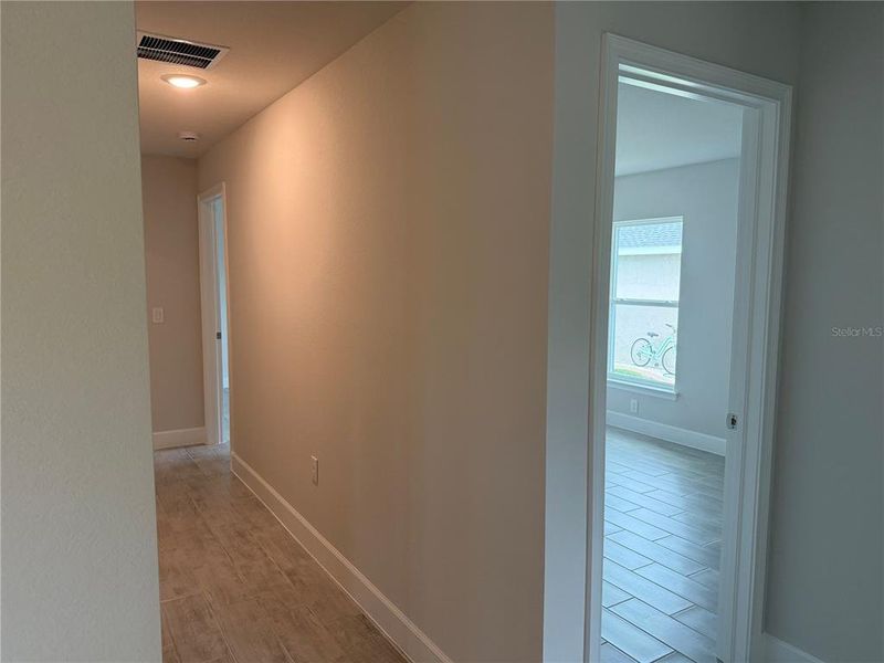 Spacious, unfurnished interior of a new home in South Gulf Cove, Port Charlotte (Image 11).