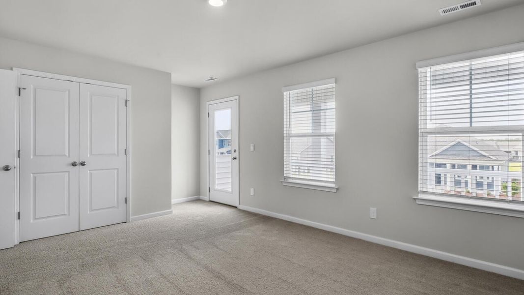 Spacious, unfurnished interior of a new home in Magnolia Ridge at Blake Farm, Wilmington (Image 34).