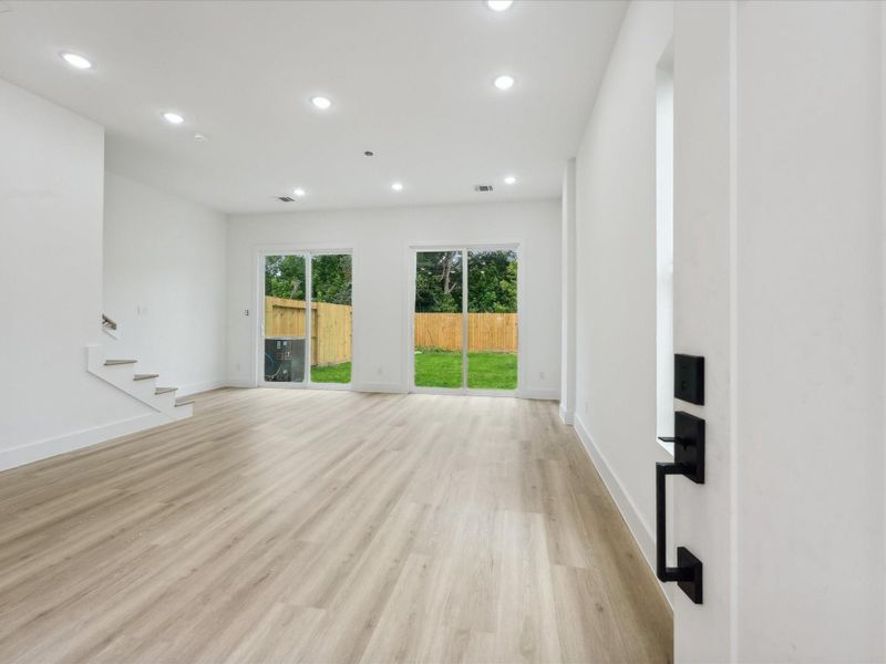 Spacious, unfurnished interior of a new home in , Houston (Image 25).