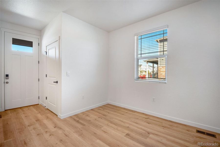 Spacious, unfurnished interior of a new home in Horizon Uptown, Aurora (Image 33). Spacious, unfurnished interior of a new home in Horizon Uptown, Aurora (Image 33).