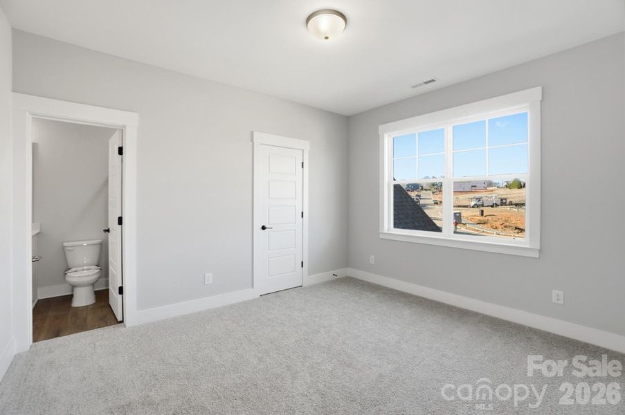 Secondary bedroom with access to full bath