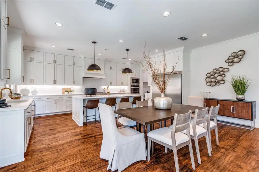 Furnished interior view inside a new home in , Dallas (Image 9).