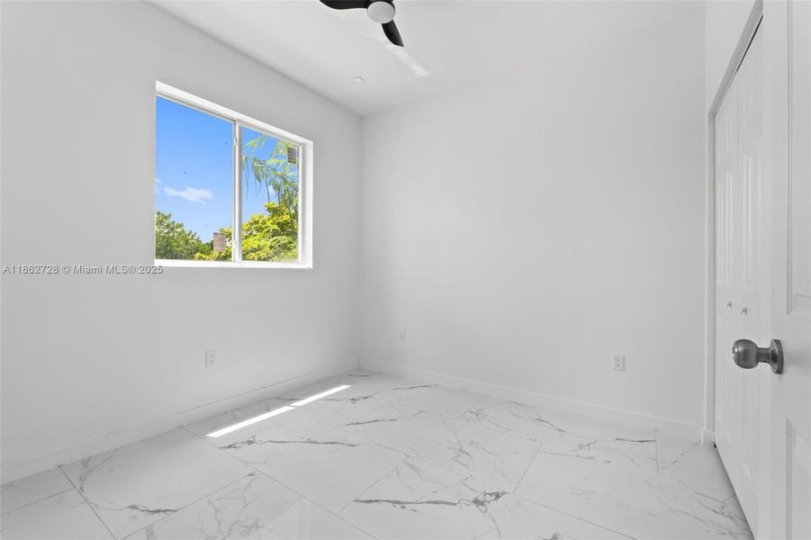 Spacious, unfurnished interior of a new home in , Pompano Beach (Image 8).