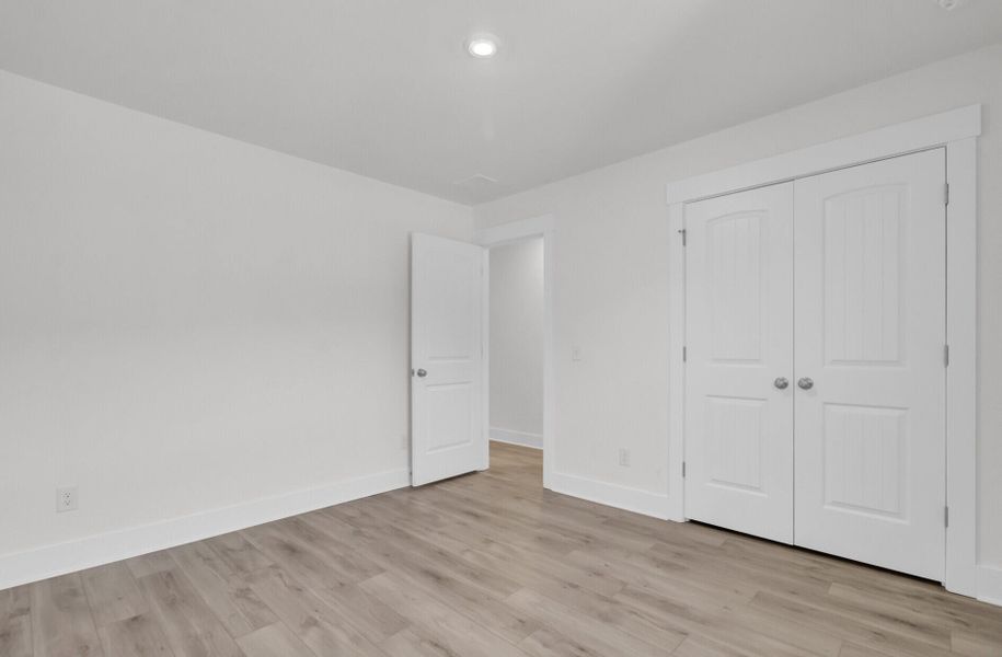 Spacious, unfurnished interior of a new home in Six Oaks, Summerville (Image 61).