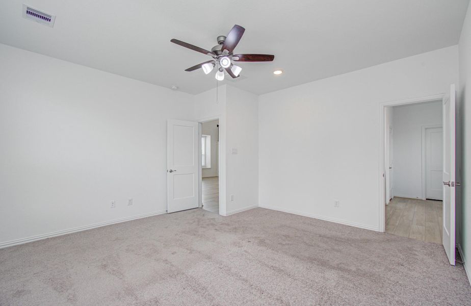 Spacious, unfurnished interior of a new home in , Fulshear (Image 33). Spacious, unfurnished interior of a new home in , Fulshear (Image 33).