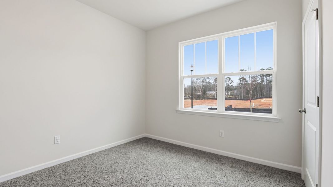 Spacious, unfurnished interior of a new home in Palmetto Valley, Anderson (Image 12).