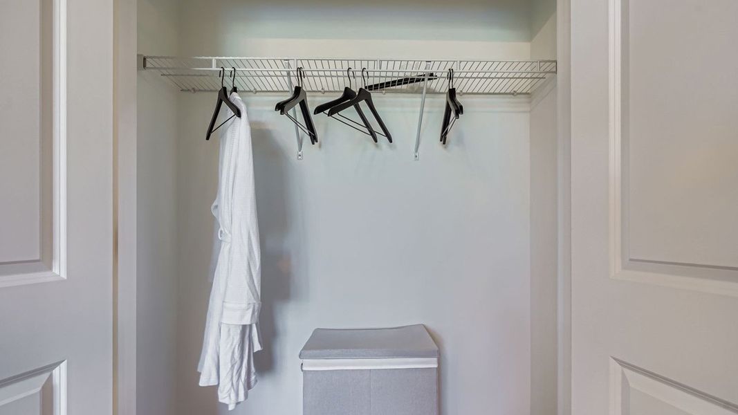 Representative interior finishes for a home built from the Waverly by D.R. Horton in Lakeside Landing, Royal Palm Beach (Image 21).