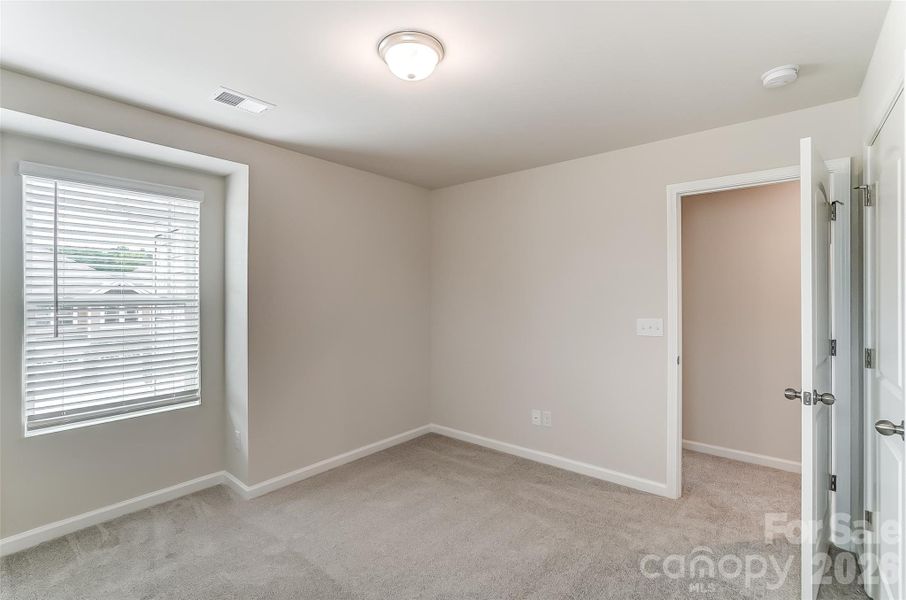 Spacious, unfurnished interior of a new home in Cheyney, Charlotte (Image 39).