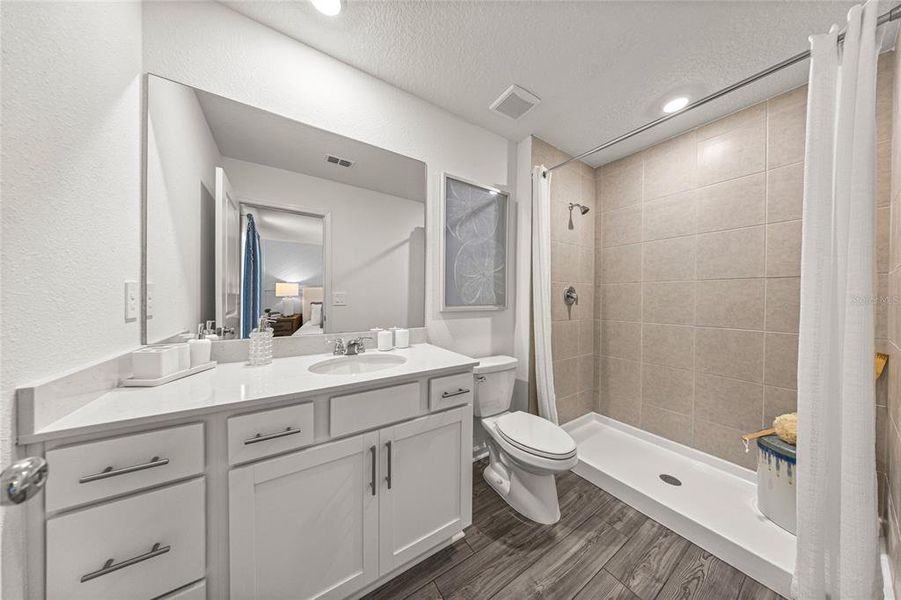 Furnished interior view inside a new home in , Ocala (Image 18).