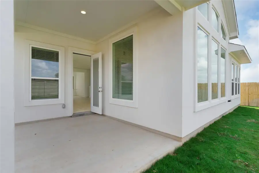REPRESENTATIVE OF FLOOR PLAN ONLY