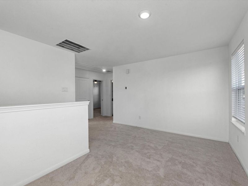 Nice and open to spread out. Nice and open to spread out.