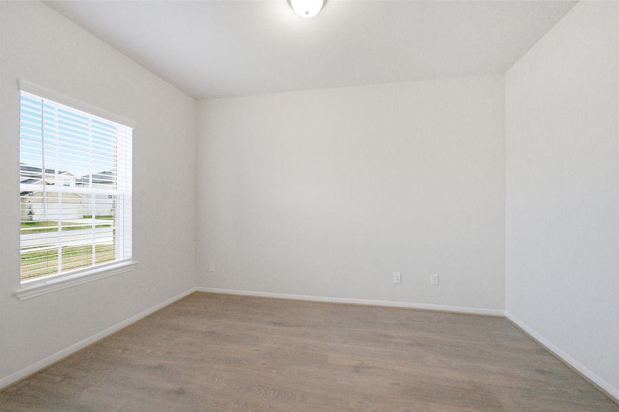 Spacious, unfurnished interior of a new home in Pearlbrook, Texas City (Image 14).
