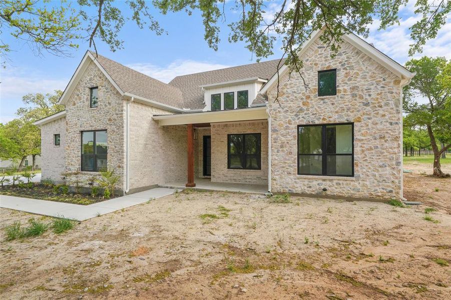 Exterior details and patio area of a home in , Weatherford (Image 25).