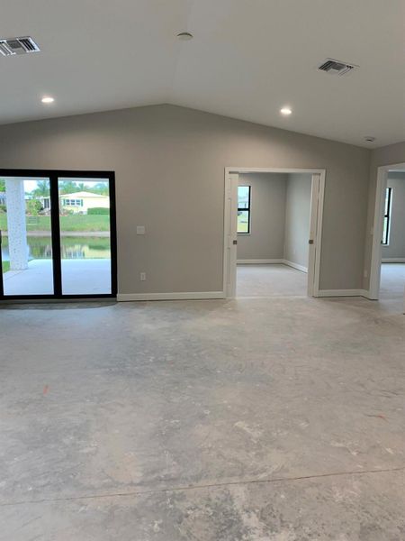 Spacious, unfurnished interior of a new home in , Port St. Lucie (Image 11).