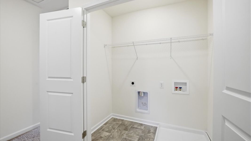 Spacious, unfurnished interior of a new home in Cherokee Crossing, Kodak (Image 16).