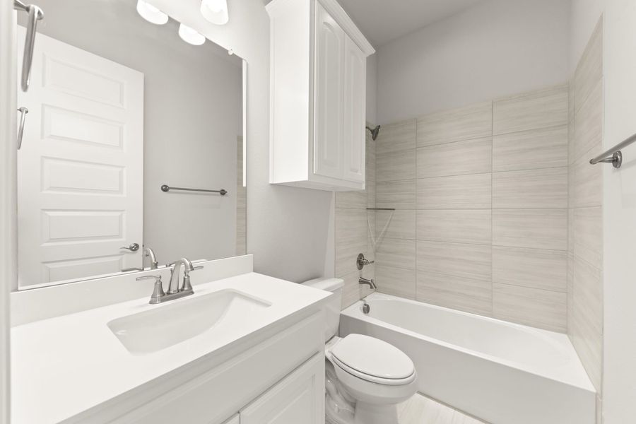 Furnished interior view inside a new home in River Ranch, Van Alstyne (Image 12).