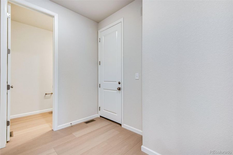 Spacious, unfurnished interior of a new home in Painted Prairie, Aurora (Image 42).