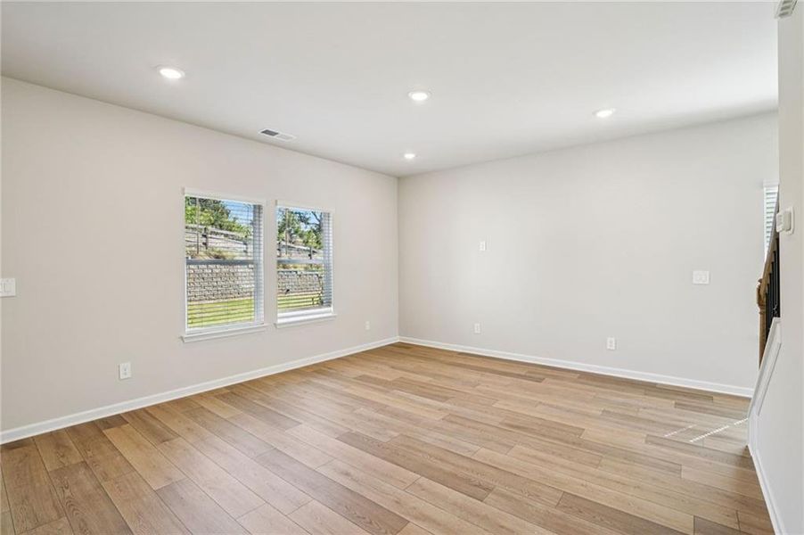 Spacious, unfurnished interior of a new home in Hawthorne Station, College Park (Image 31).