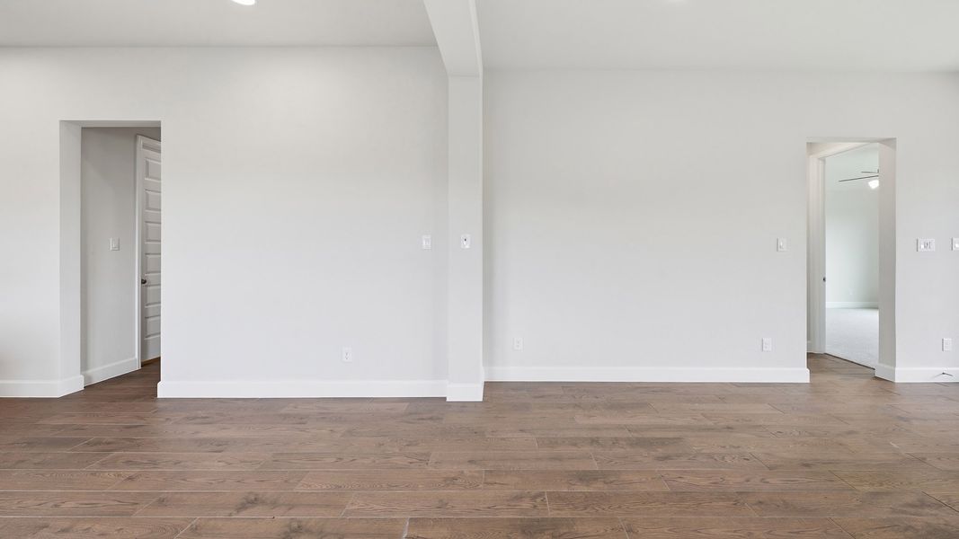 Spacious, unfurnished interior of a new home in Trinity Falls, McKinney (Image 20). Spacious, unfurnished interior of a new home in Trinity Falls, McKinney (Image 20).