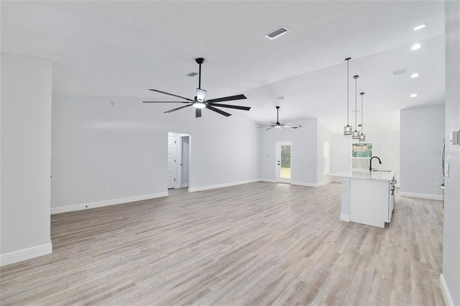 Spacious, unfurnished interior of a new home in , Dunnellon (Image 25).