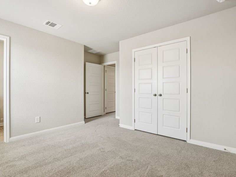 Spacious, unfurnished interior of a new home in Arcadia Ridge - Premier Series, San Antonio (Image 26).