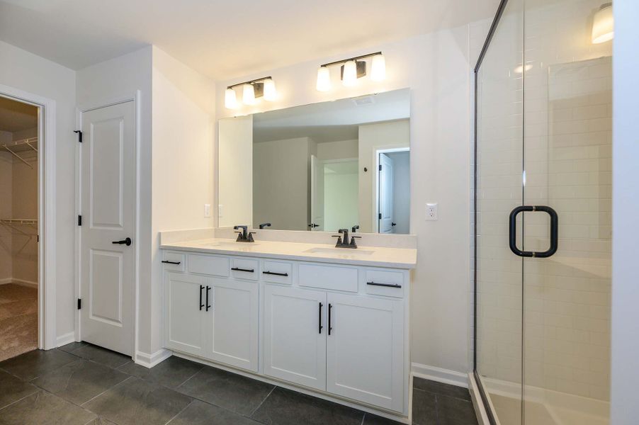 The Thornhurst II - Owner's Bath The Thornhurst II - Owner's Bath