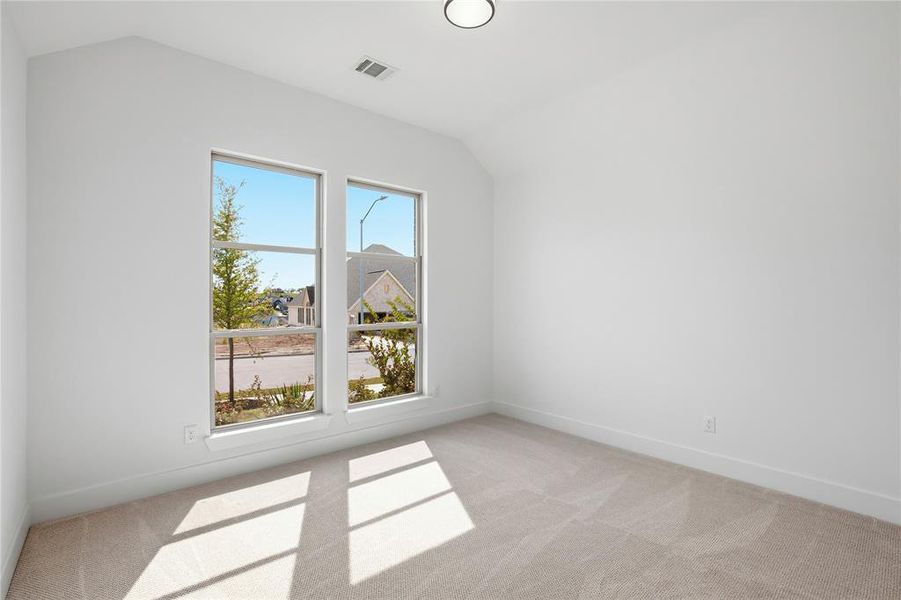 Spacious, unfurnished interior of a new home in Talon Hills, Fort Worth (Image 24).