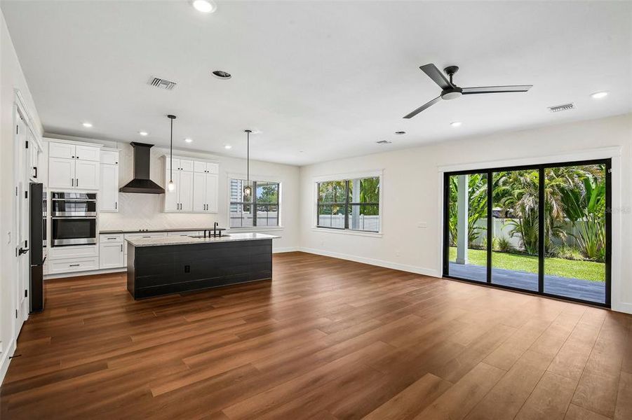 Spacious, unfurnished interior of a new home in , St. Petersburg (Image 40). Spacious, unfurnished interior of a new home in , St. Petersburg (Image 40).
