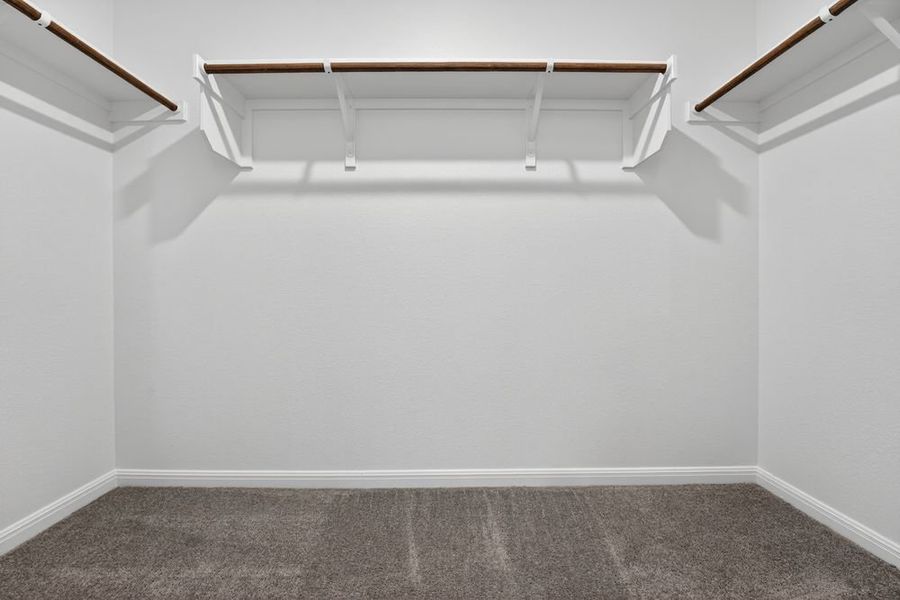 Spacious, unfurnished interior of a new home in Longview, Del Valle (Image 17).