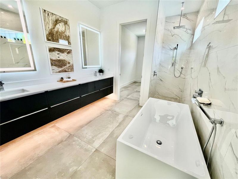 Furnished interior view inside a new home in , Sarasota (Image 35).