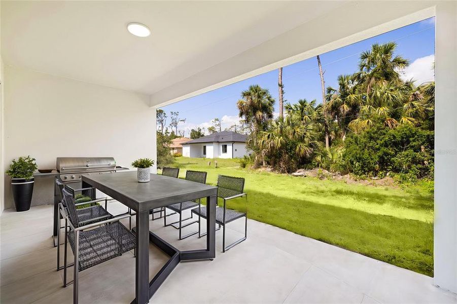 Exterior details and patio area of a home in , Port Charlotte (Image 4).