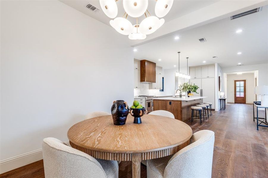 Furnished interior view inside a new home in , Dallas (Image 16). Furnished interior view inside a new home in , Dallas (Image 16).