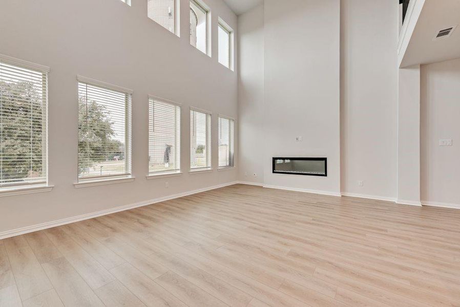Spacious, unfurnished interior of a new home in , Frisco (Image 25).