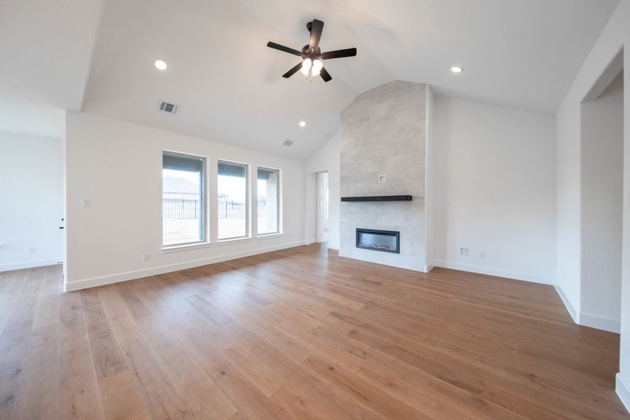 Spacious, unfurnished interior of a new home in Heath Golf and Yacht Club, Heath (Image 17). Spacious, unfurnished interior of a new home in Heath Golf and Yacht Club, Heath (Image 17).