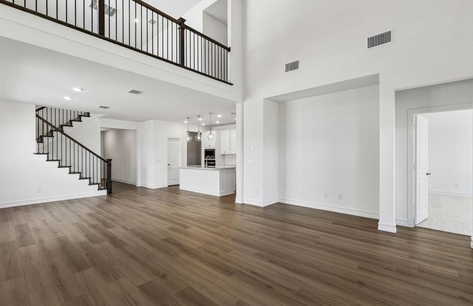Spacious, unfurnished interior of a new home in Creekview Meadows, Pilot Point (Image 13).