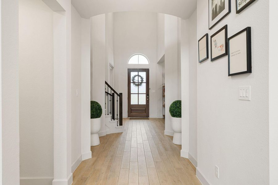 Spacious, unfurnished interior of a new home in , Manvel (Image 21).