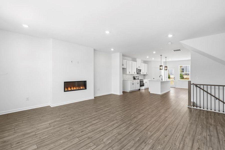 Spacious, unfurnished interior of a new home in Auburn Glen, Dacula (Image 15).