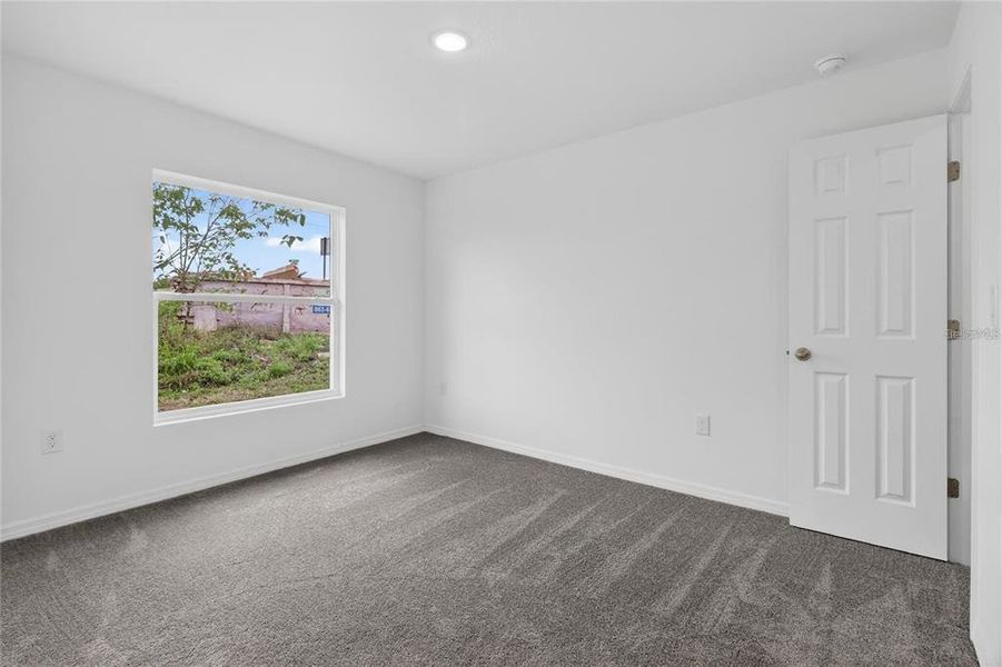 Spacious, unfurnished interior of a new home in , Haines City (Image 14).